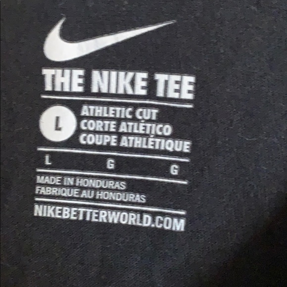 Nike tee - Picture 2 of 3